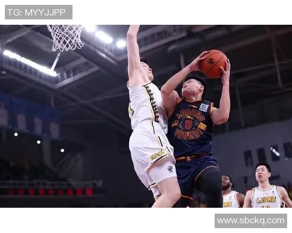 山西原帅五记三分球助力球队逆转胜利展现超强实力